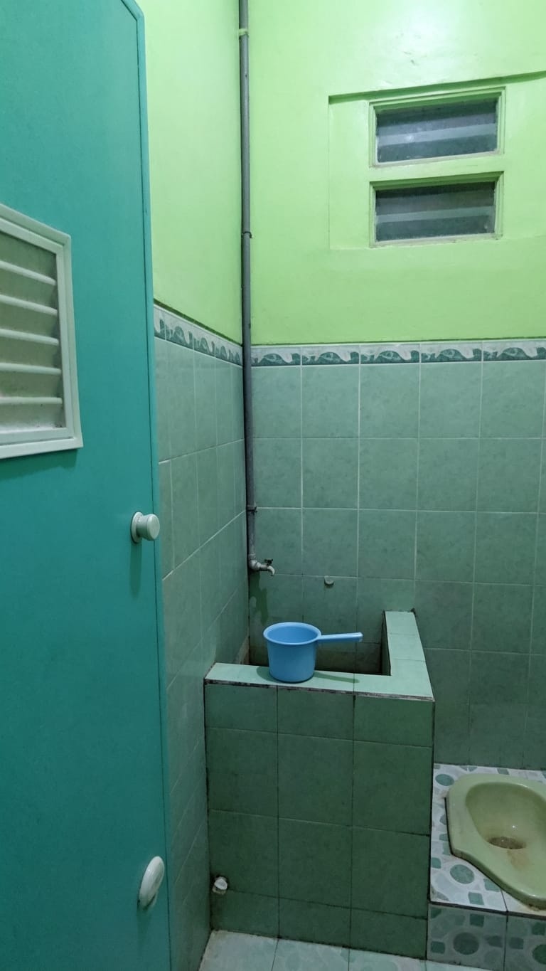 Kamar mandi luar Kost Sista Putra 1